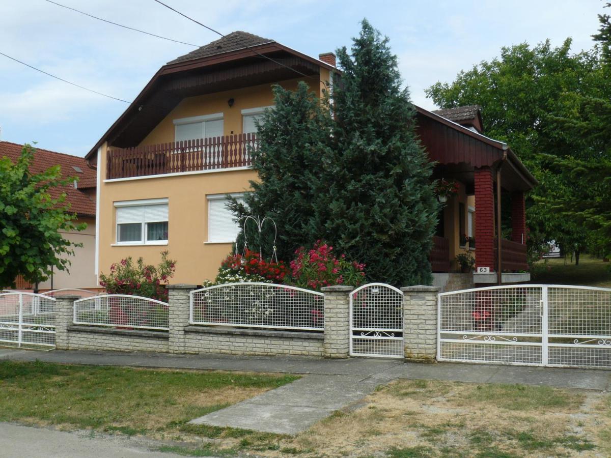 זלקרוס Zsuzsi Apartman מראה חיצוני תמונה