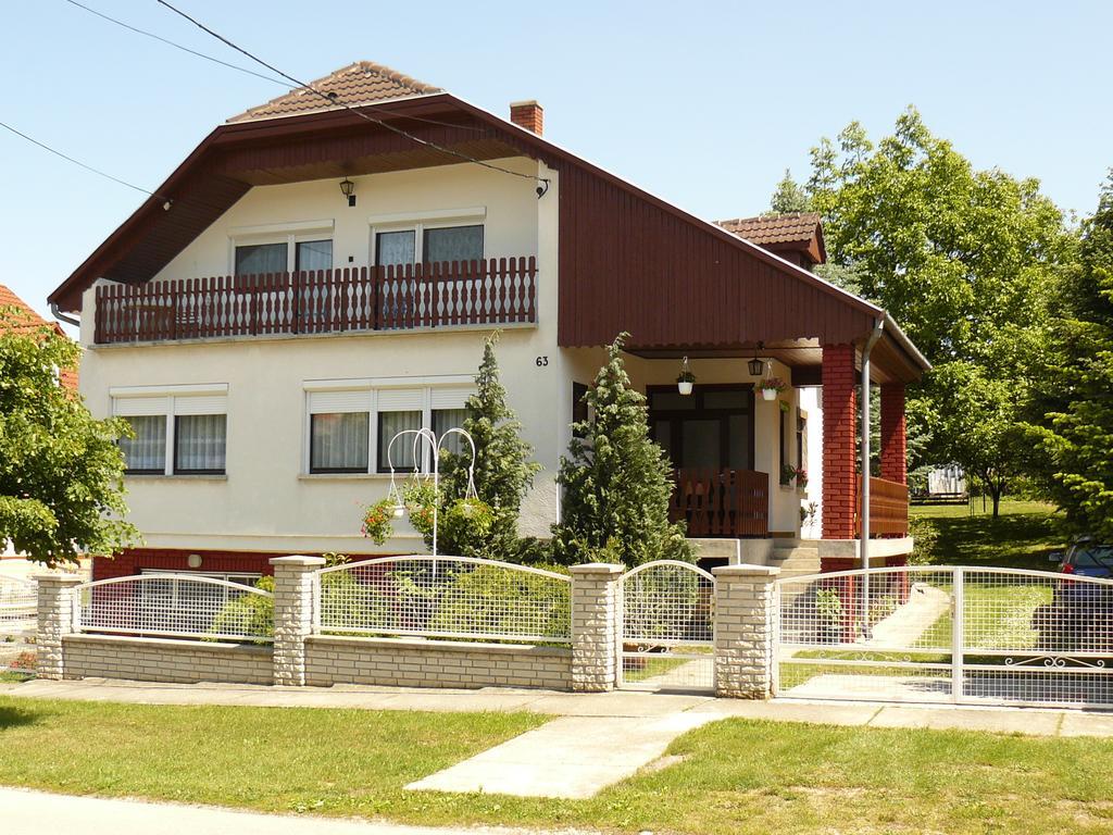 זלקרוס Zsuzsi Apartman מראה חיצוני תמונה